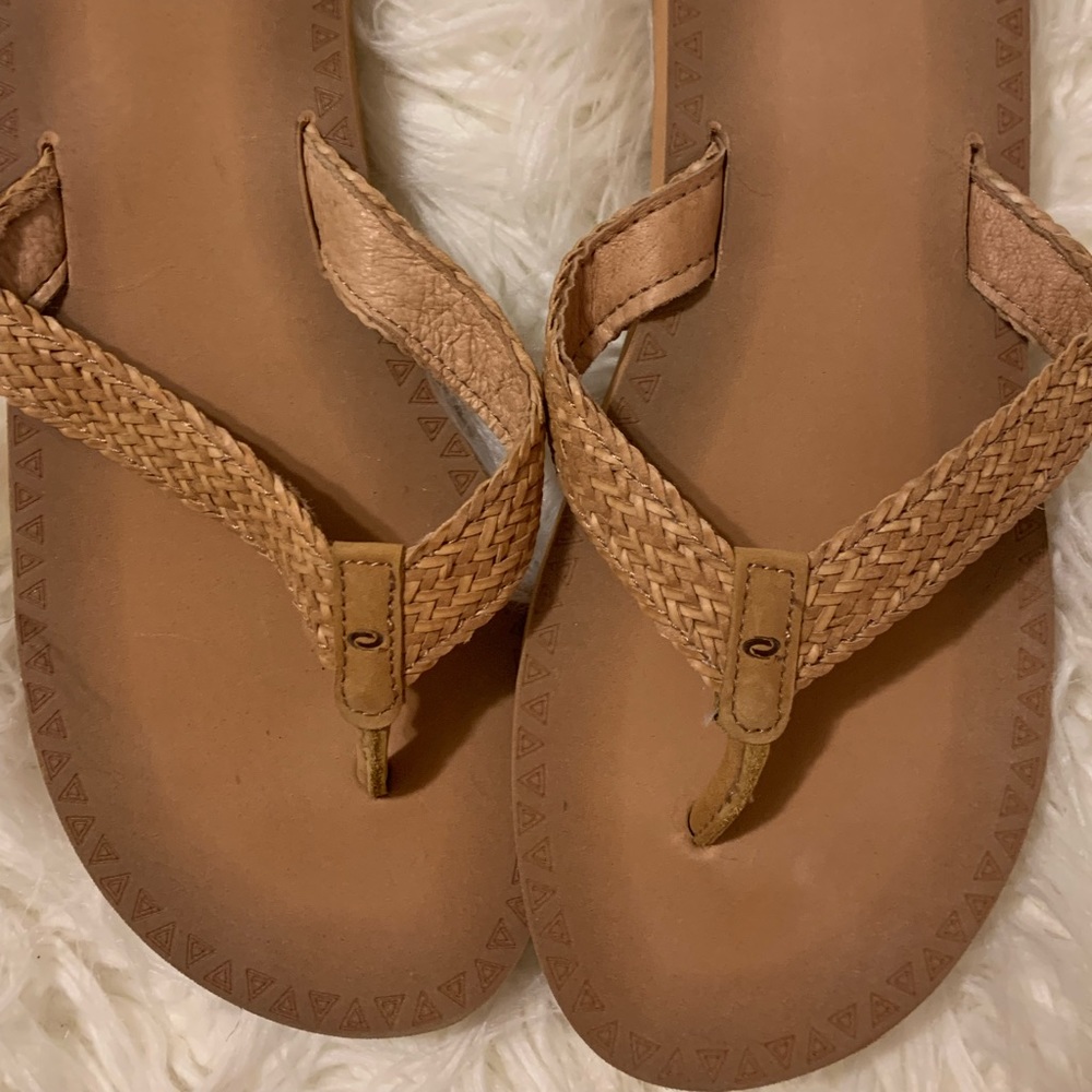Braided sandals with cushion bottom.